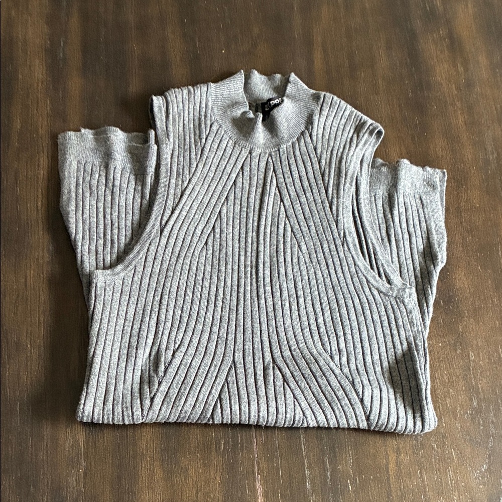 Express Gray Ribbed Tank Top - Picture 2 of 6